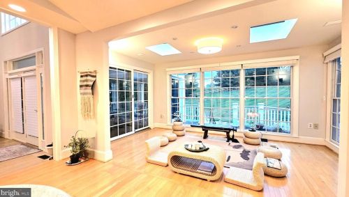 17815 Fraley Farm Rd, Rockville MD 20855-1664 exterior