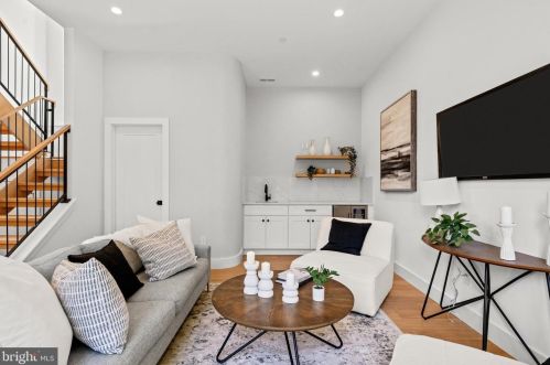 4315 Boone St, Philadelphia PA 19128-5003 exterior