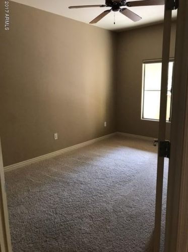 5450 Deer Valley Dr, Phoenix AZ 85054-8118 exterior