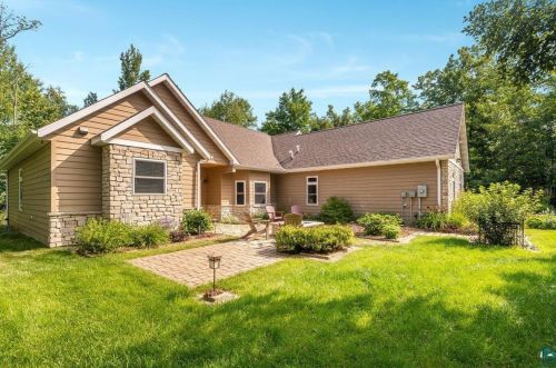 525 Crystal Dr, Duluth MN 55811-4409 exterior