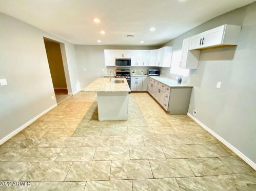 1829 37 Dr, Phoenix AZ 85029-1109 exterior