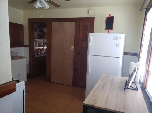 3870 22 St, Milwaukee WI 53206-1460 exterior