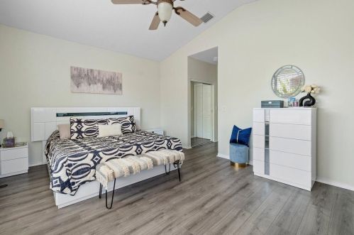 9137 Cove Point Cir, Boynton Beach FL 33472-2763 exterior