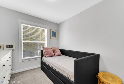 4658 Ellis Ave, Chicago IL  60653-3625 exterior