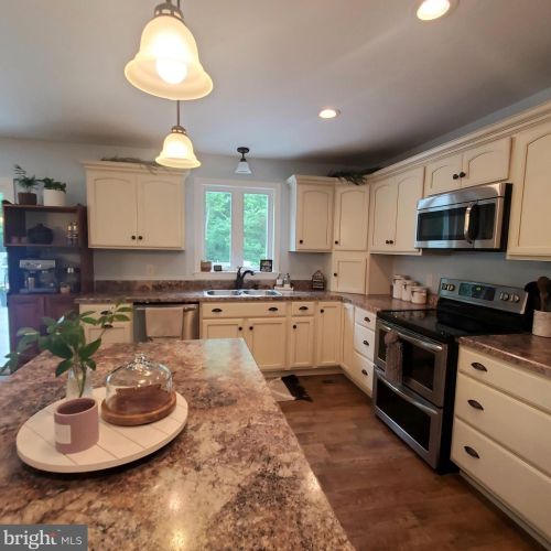 295 Fenwick Rd, Pilesgrove NJ exterior