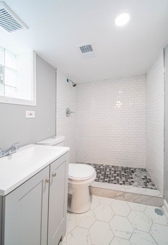 12410 Morgan St, Chicago IL 60827-6225 exterior