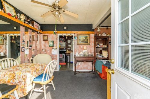 83 Foyer St, Edison, NJ 08817-5131