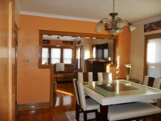 3007 Addison St, Chicago IL  60618-4507 exterior