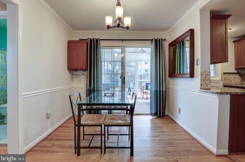 5947 Monticello Rd, Alexandria VA 22303-2218 exterior