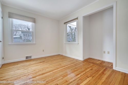 15 Glenwood Dr, Berkeley Township NJ 08721-1021 exterior