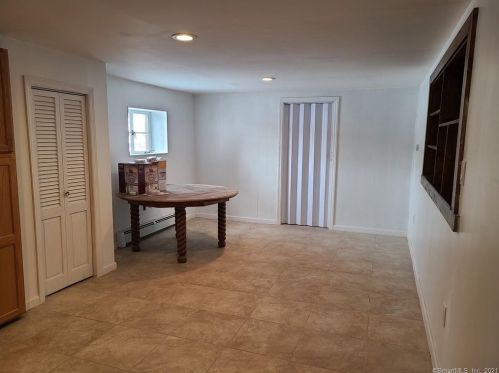 99 Elm St, North Haven CT 06473-2509 exterior