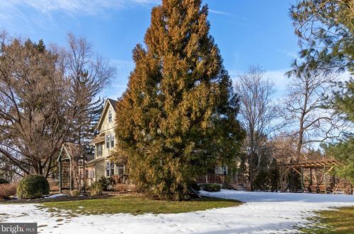 4 Morgan Ln, Media PA 19063-2224 exterior