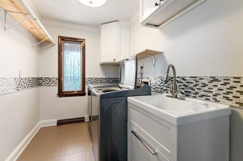 1351 Redfern Dr, Pittsburgh PA  15241-2932 exterior