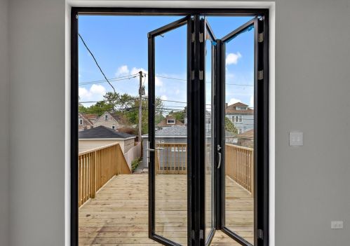 6822 Artesian Ave, Chicago IL  60629-1327 exterior