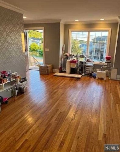 617 Prospect Ave, Fairview NJ  07022-1880 exterior