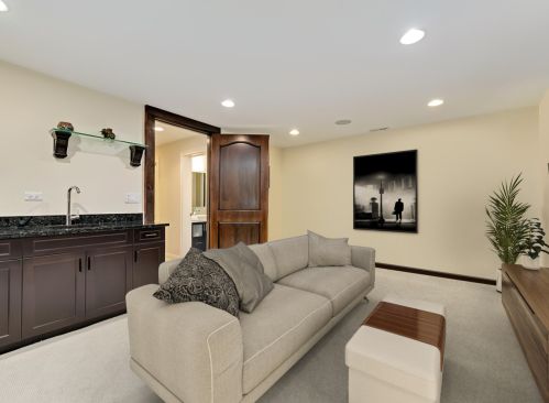 1126 Lill Ave, Chicago IL 60614-2018 exterior