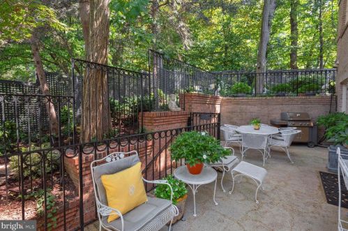 4501 Foxhall Cres, Washington DC 20007-1055 exterior