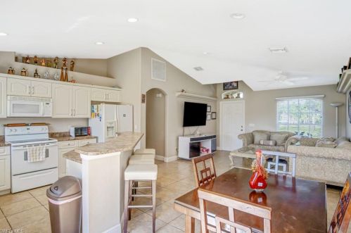 4870 20 Ave, Naples FL 34120-2318 exterior