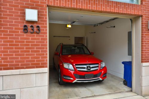 833 Bainbridge St, Philadelphia PA  19147-2009 exterior