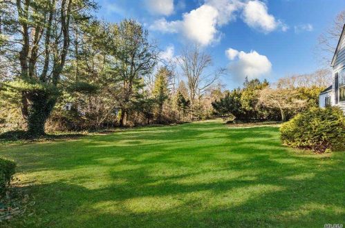 55 Albermarle Ave, Huntington Station NY 11746-2025 exterior