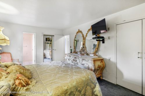 202 Elton Adelphia Rd, East Freehold NJ 07728-8616 exterior