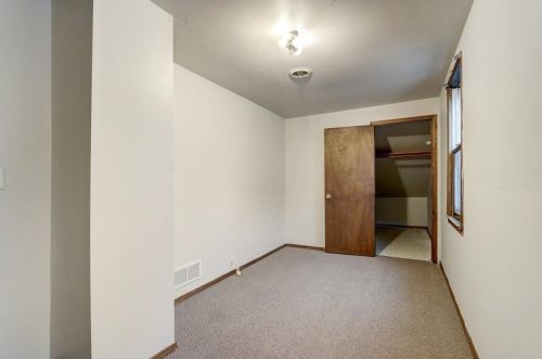 1109 73 St, Milwaukee WI 53214-3129 exterior