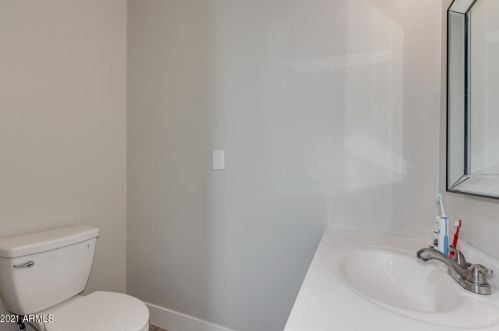 9440 9 Ave, Phoenix AZ 85021-3102 exterior