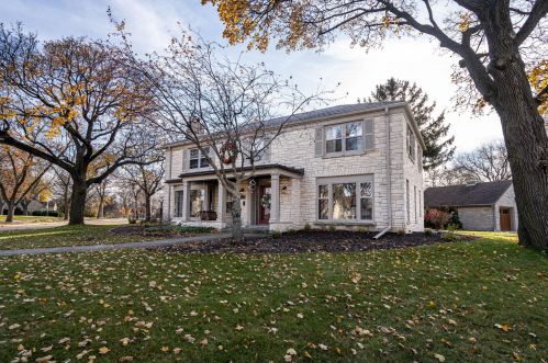 7425 Grand Pkwy, Milwaukee WI 53213-3566 exterior