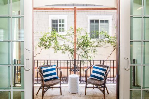 357 E Ave, San Diego CA  92118-1333 exterior