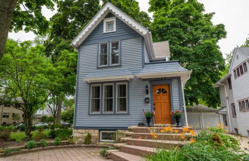 1157 Glenview Ave, Milwaukee WI 53213-3047 exterior