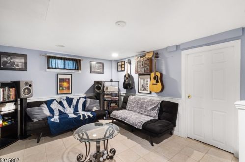 16 Fletcher Pl, Madison NJ 07940-2307 exterior