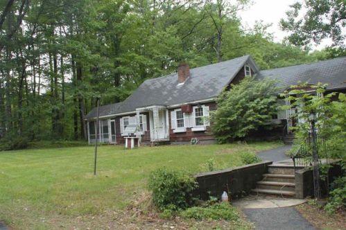 74 Bow Center Rd, Concord, NH 03304-4244