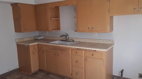 3864 68th St, Milwaukee, WI 53216-2010