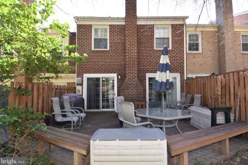 11531 Pne Cone Ct, Herndon VA 20191-2239 exterior