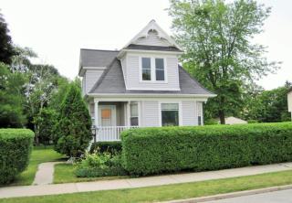 7021 Forest Home Ave, Milwaukee, WI 53220-2918
