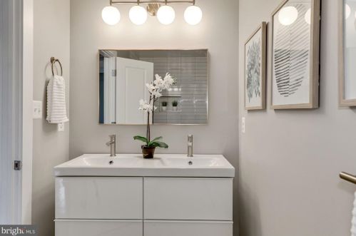 14409 Butternut Ct, Rockville MD 20853-2324 exterior