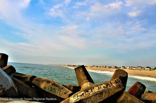 309 Hawthorne Ave, Point Pleasant Beach NJ 08742-2540 exterior