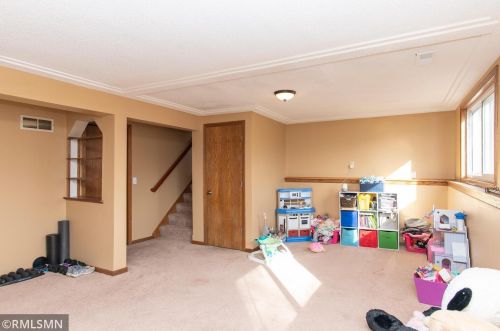 281 150th St, Saint Paul MN 55124-6992 exterior