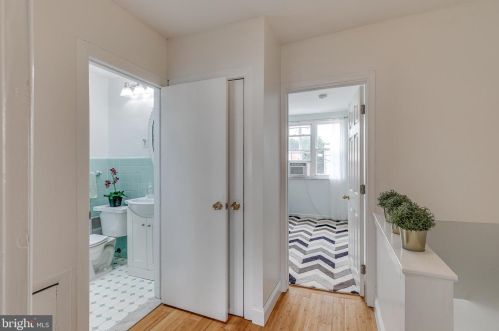 2742 11 St, Philadelphia PA 19148-4902 exterior