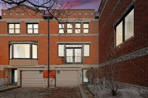 2730 Greenview Ave, Chicago IL 60614-1173 exterior