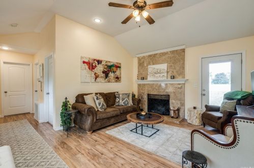 31 Harned Rd, Commack NY 11725-5104 exterior