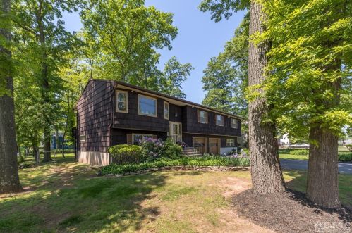 2350 Plainfield Ave, Piscataway NJ 08854-4045 exterior