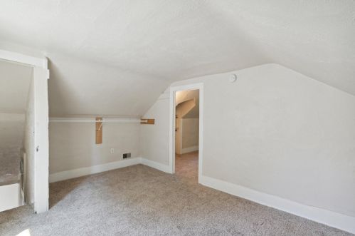 976 Grand Ave, Meskegon MI 49441-1811 exterior