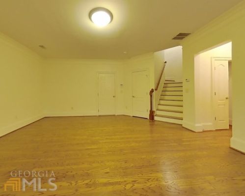 2765 Durham Dr, Atlanta GA  30319-3673 exterior