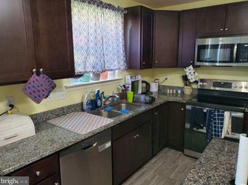 601 East Ave, New Castle DE  19720-6216 exterior