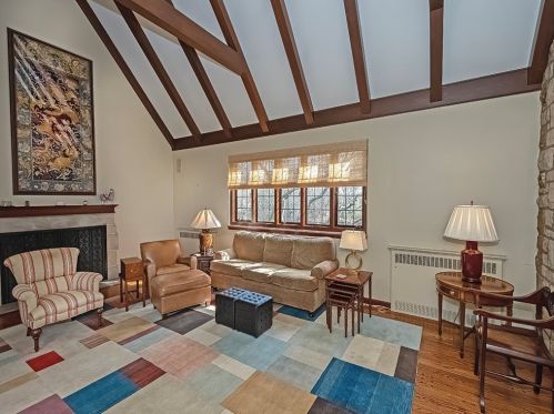 1100 Shady Ave, Pittsburgh PA  15232-2810 exterior