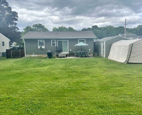 18 Peacock Ln, Poughkeepsie NY 12601-5711 exterior