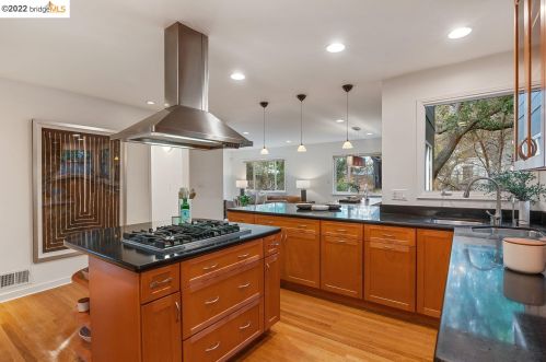 85 Hazel Rd, Berkeley CA 94705-2402 exterior