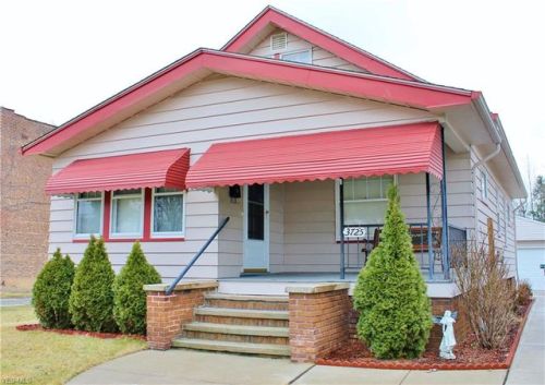 3725 140th St, Cleveland, OH 44120-4528