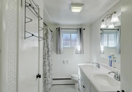 381 Dunlap St, Woonsocket RI 02895-3614 exterior